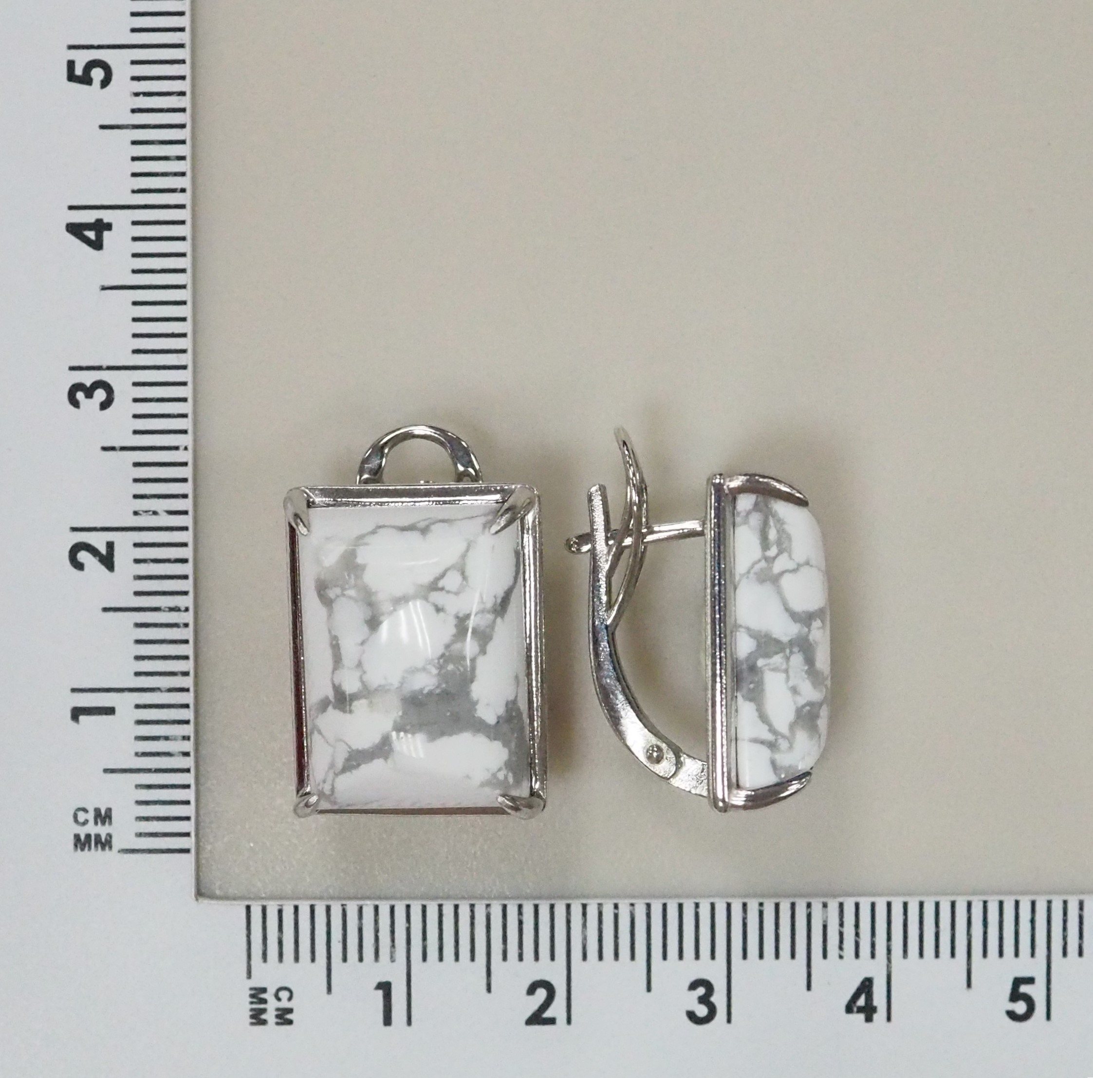 Серебряные серьги с кахолонгом